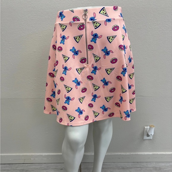 Hot Topic Disney Stitch Pizza & Donuts Scuba Skirt - NEW - Size 5 (28) - Picture 1 of 4